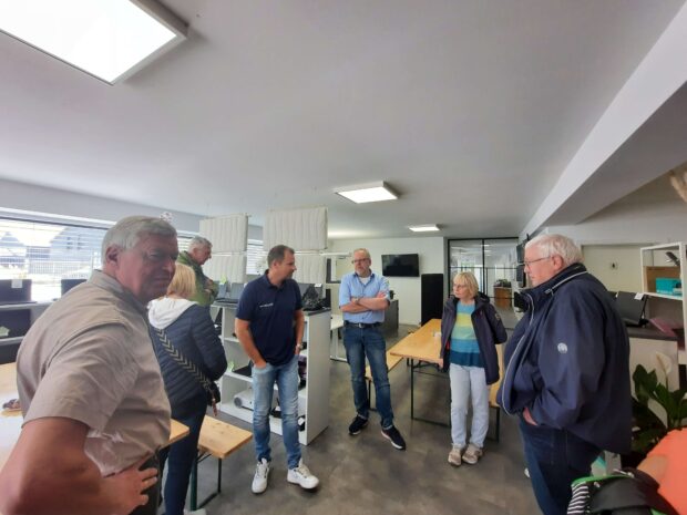 Fahrt zum Spezialisten für Aufbereitung von Firmen PC+Laptops.Foto Reinhard Rehkamp (1)
