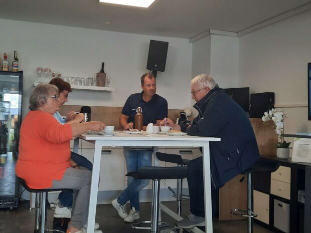Fahrt zum Spezialisten für Aufbereitung von Firmen PC+Laptops.Foto Reinhard Rehkamp (6)